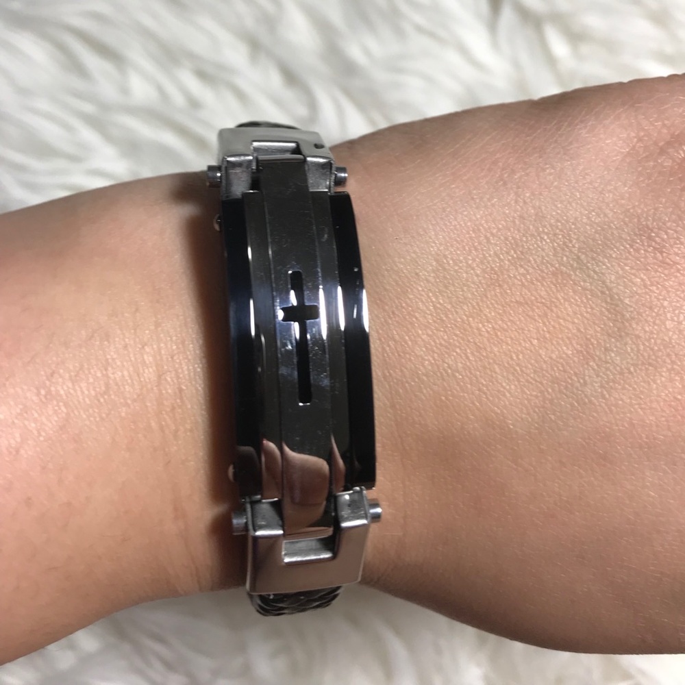Men’s stainless steel leather cuff bracelet